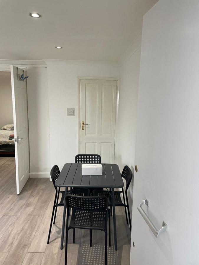 Ferienwohnung Plough Way Flat London Exterior foto